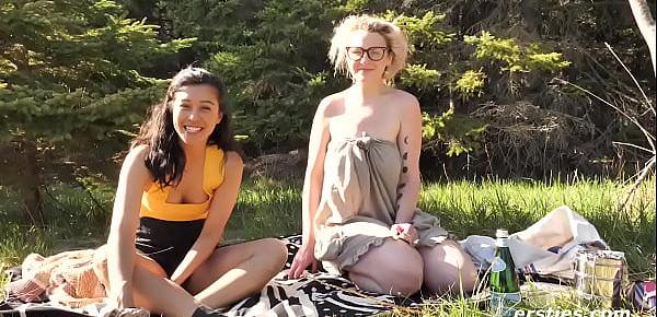  Sexy Amateur Lesbian Outdoor Love Making